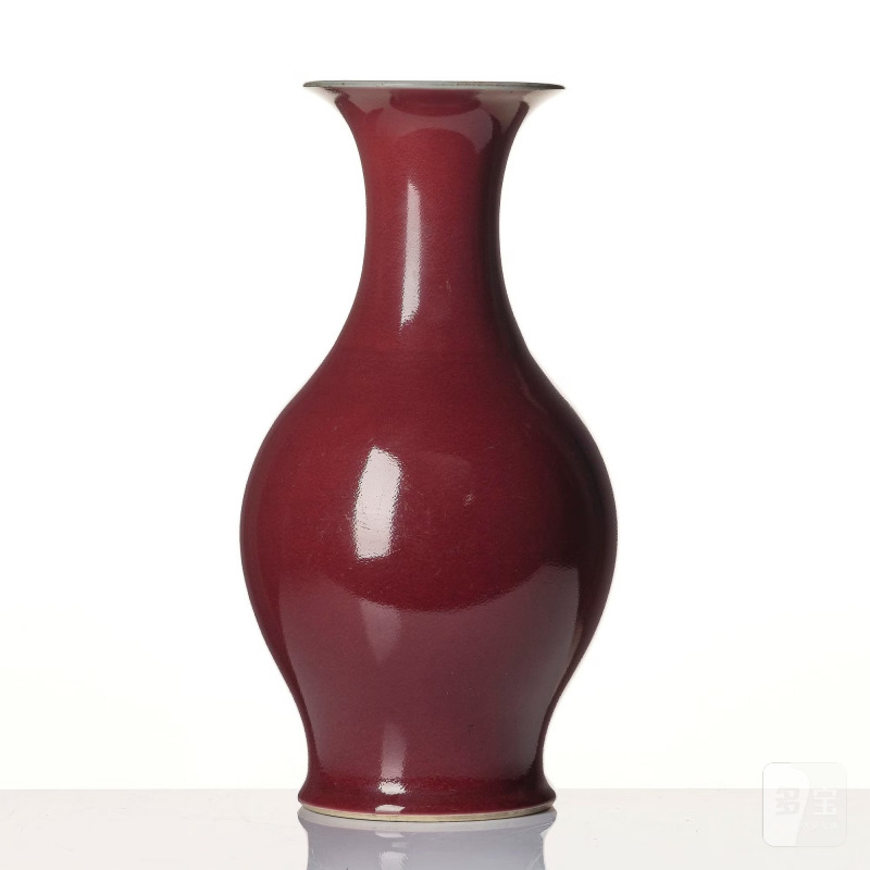 A red glazed vase, - 图2